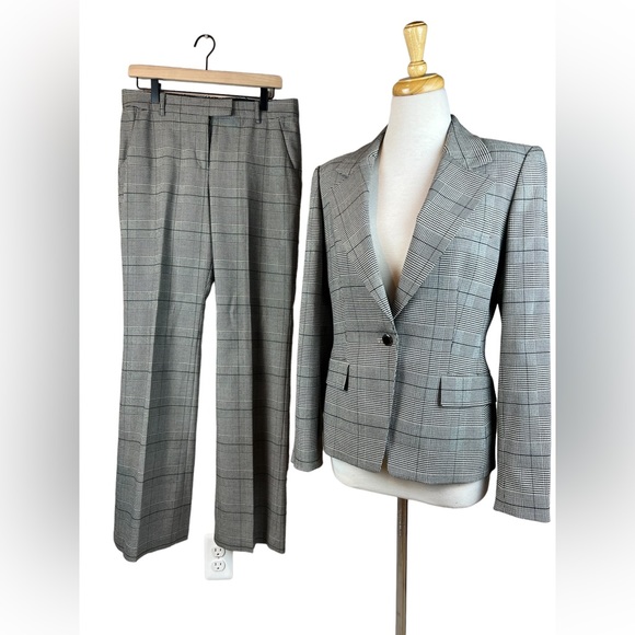Anne Klein Jackets & Blazers - Anne Klein Plaid Pant Suit Women’s One Button Gray 2 piece Size 8